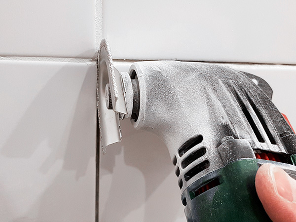 cutting with oscillating tool cutting with oscillating tool