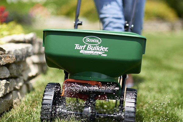 Fertilizing your Lawn Lawn Fertilizer